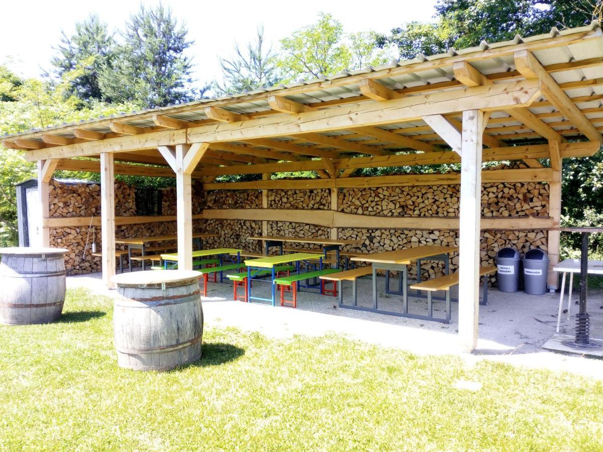 Camping @ Nogometni Golf Ljubljana Hotel Eksteriør billede