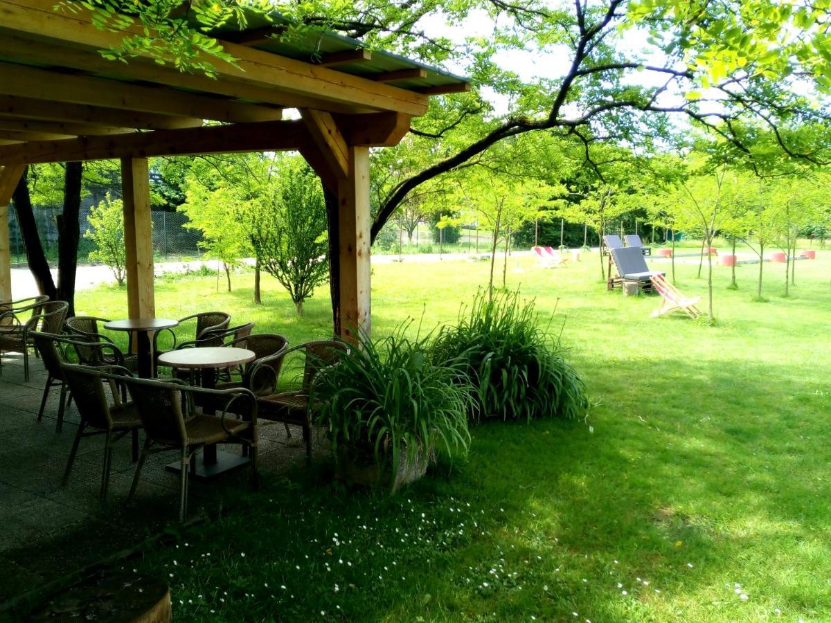 Camping @ Nogometni Golf Ljubljana Hotel Eksteriør billede