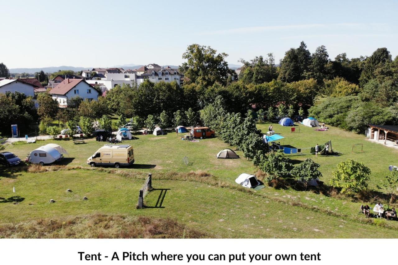 Camping @ Nogometni Golf Ljubljana Hotel Eksteriør billede