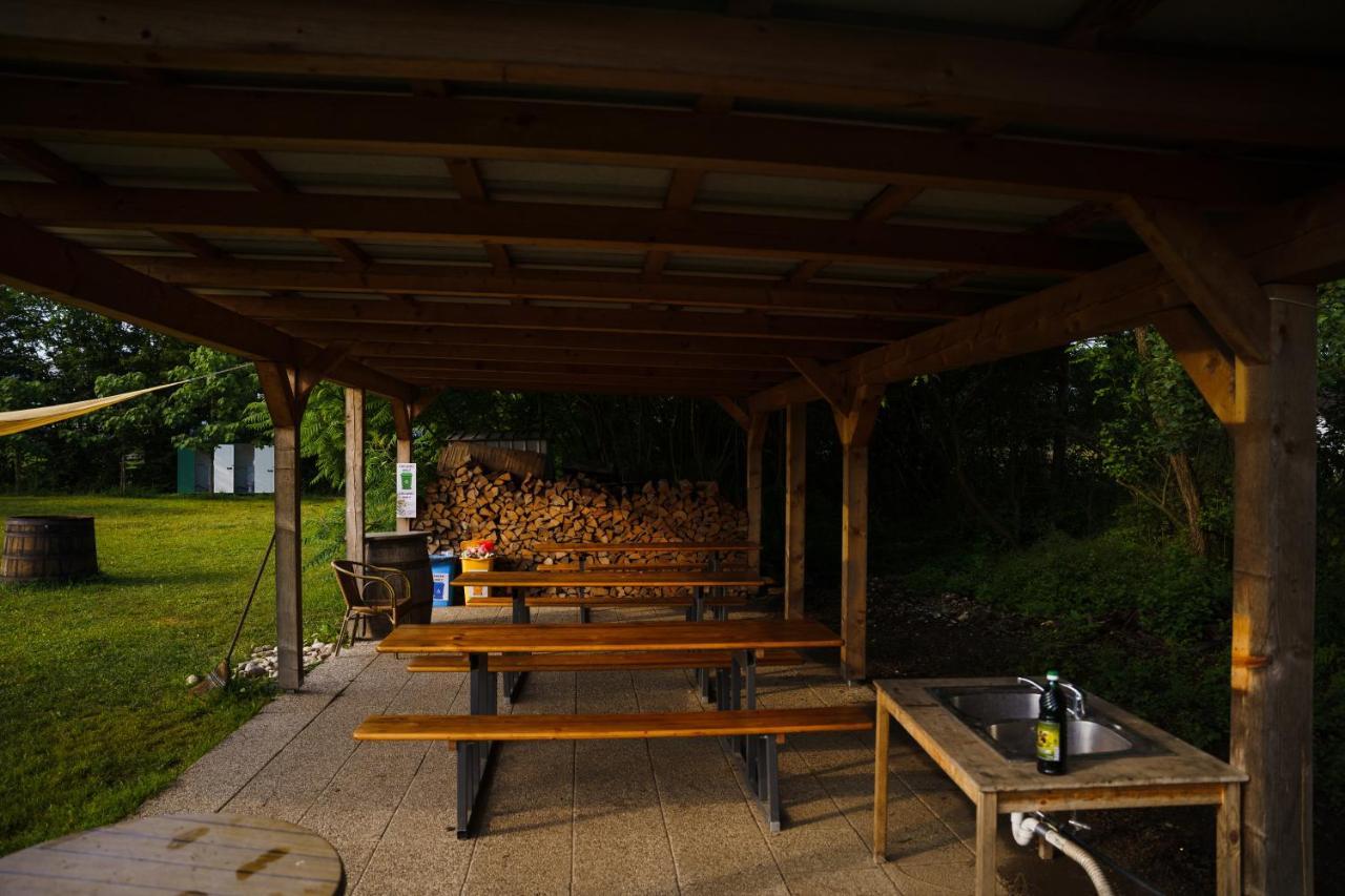Camping @ Nogometni Golf Ljubljana Hotel Eksteriør billede