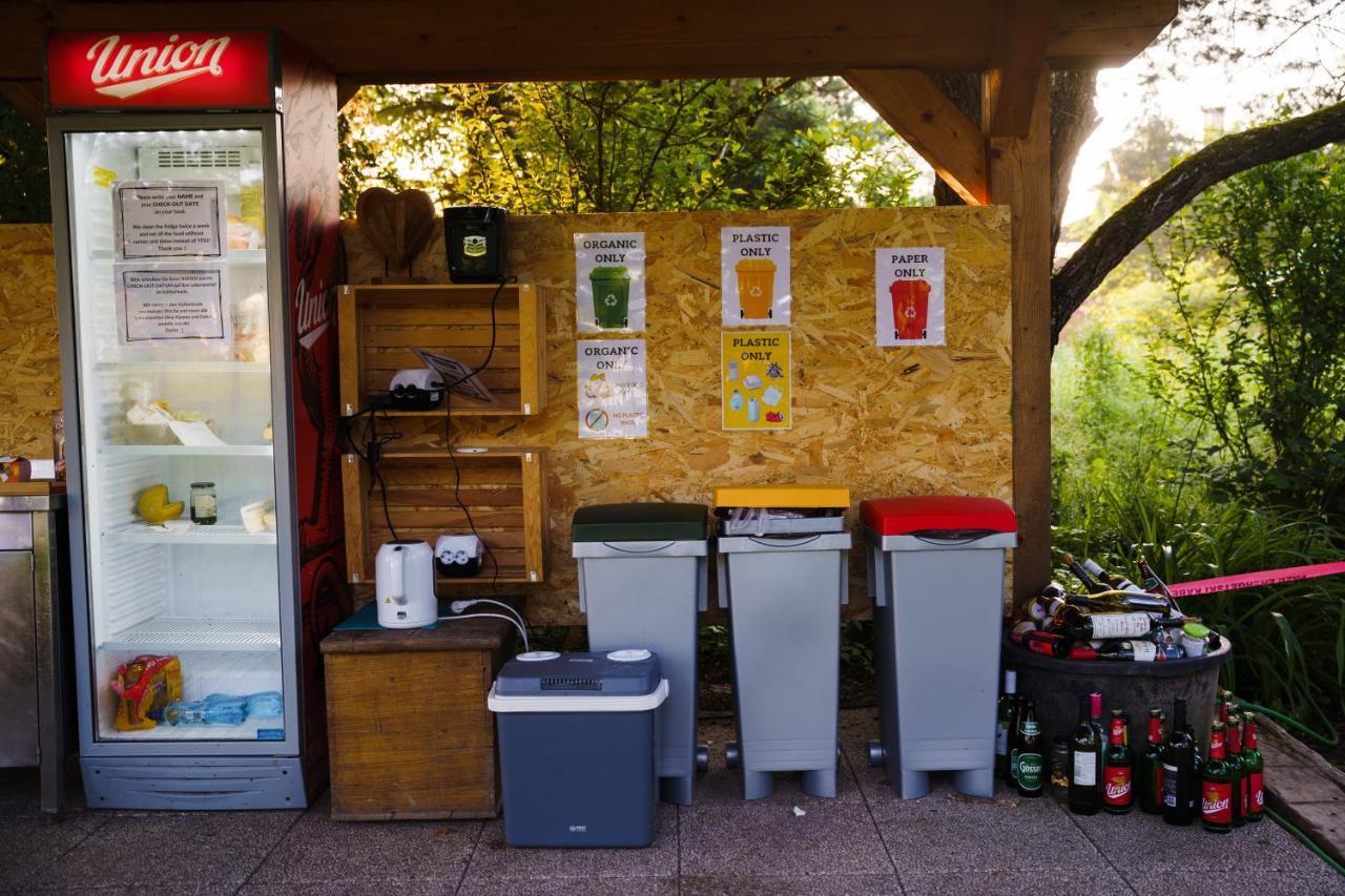 Camping @ Nogometni Golf Ljubljana Hotel Eksteriør billede