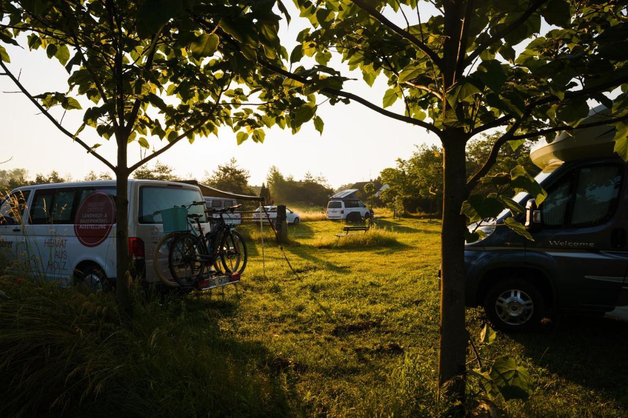 Camping @ Nogometni Golf Ljubljana Hotel Eksteriør billede